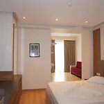 Colis Resort *